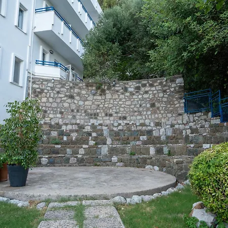 Hotel Karma Homes